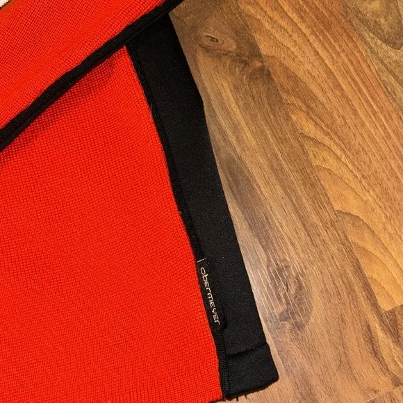 Obermeyer Red 1/4 Zip Ski Sweater - Size Medium - Picture 3 of 7